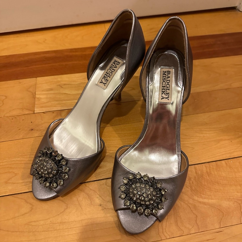 Badgley Mischka Silver Women's Shoes Size 8.5